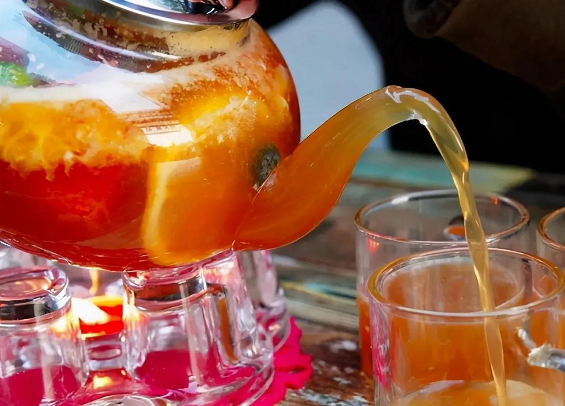 冬天怎么熬一杯酸酸甜甜的水果茶,冬日热饮水果茶冰糖雪梨