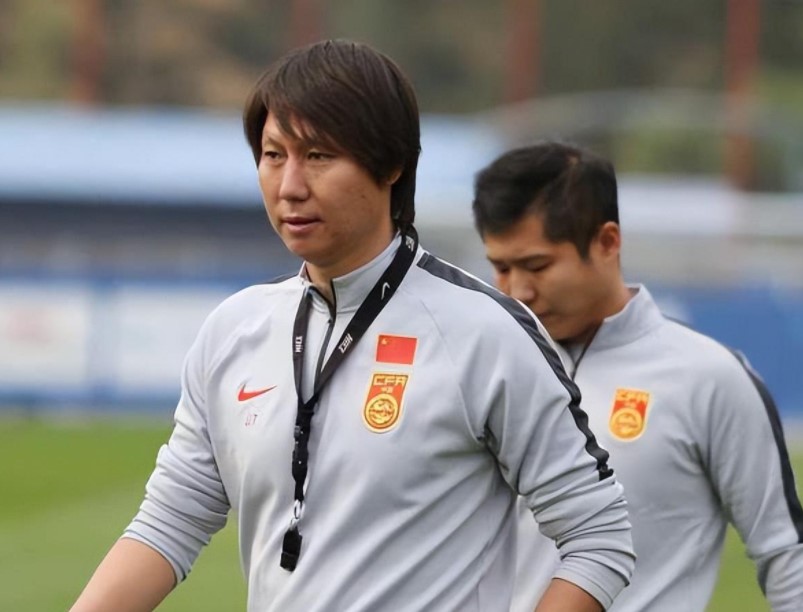 16岁就入选健力宝队留洋巴西,16岁李铁