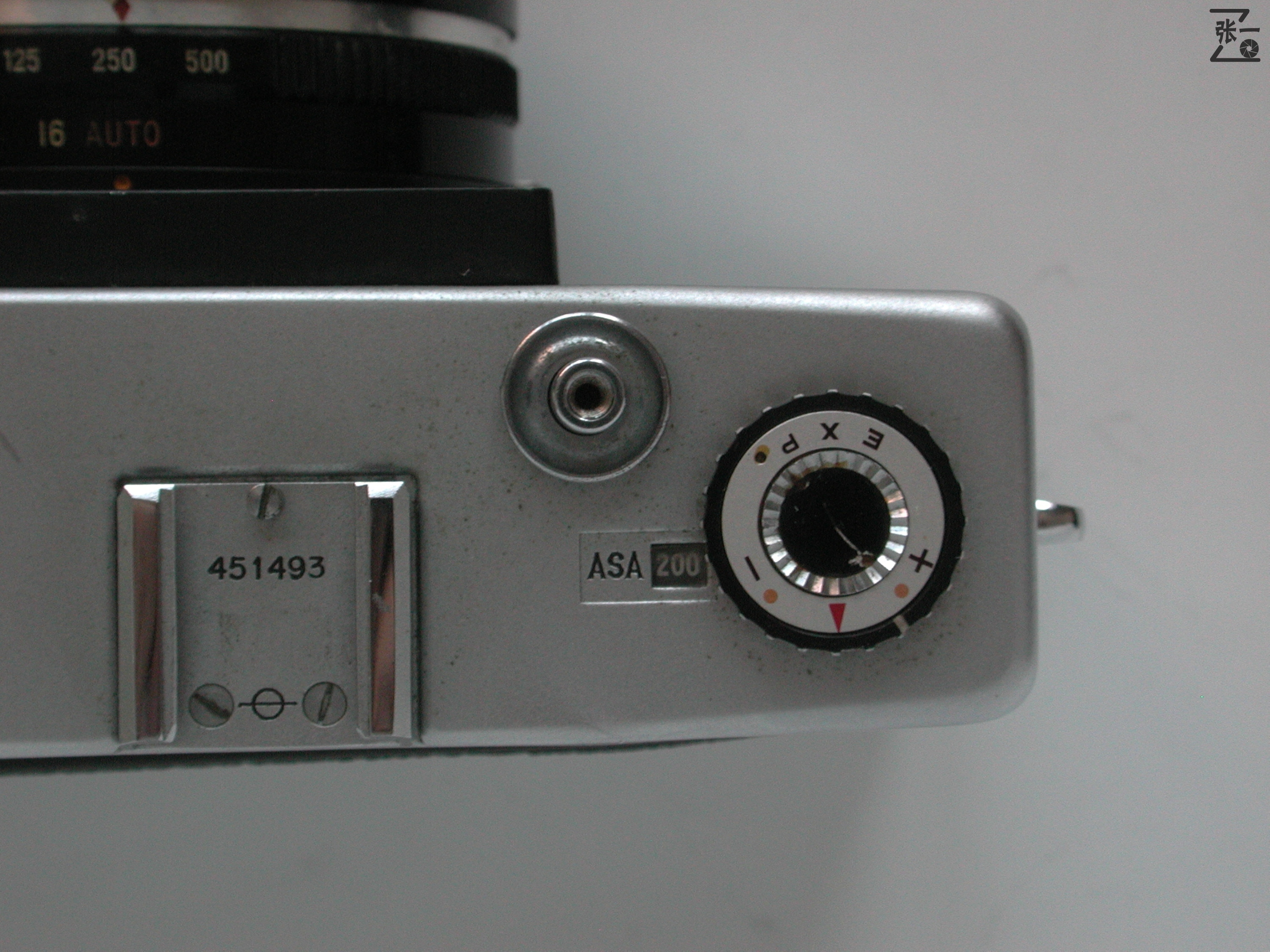 倒片旋钮在机身侧面的日本Fujica35Auto-M旁轴相机！1962年问世