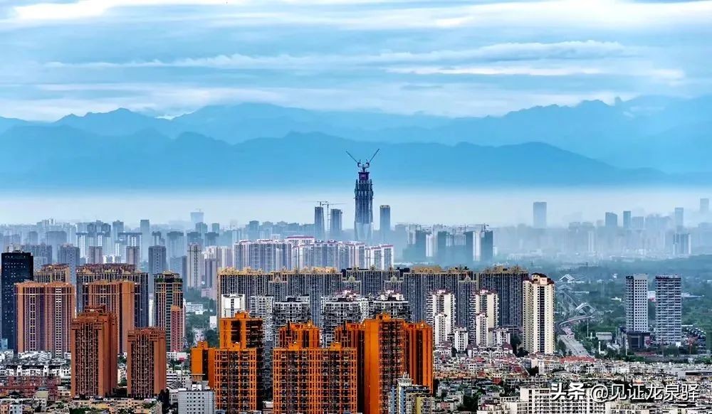 成都经开区发展,龙泉驿区产业转型