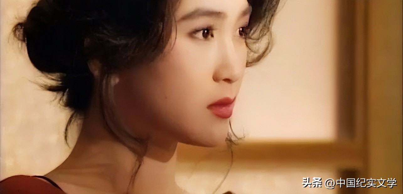 都市言情小说连载之六《剑胆豪情》第6章：古堡一夜销魂