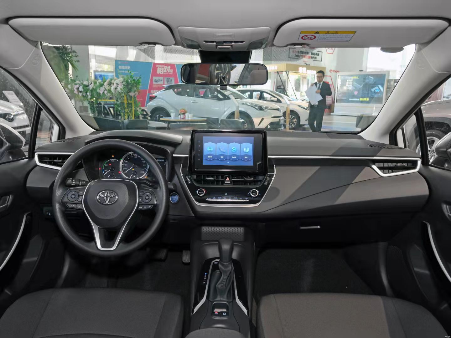 喜提23款卡罗拉,21款卡罗拉1.8双擎精英提车