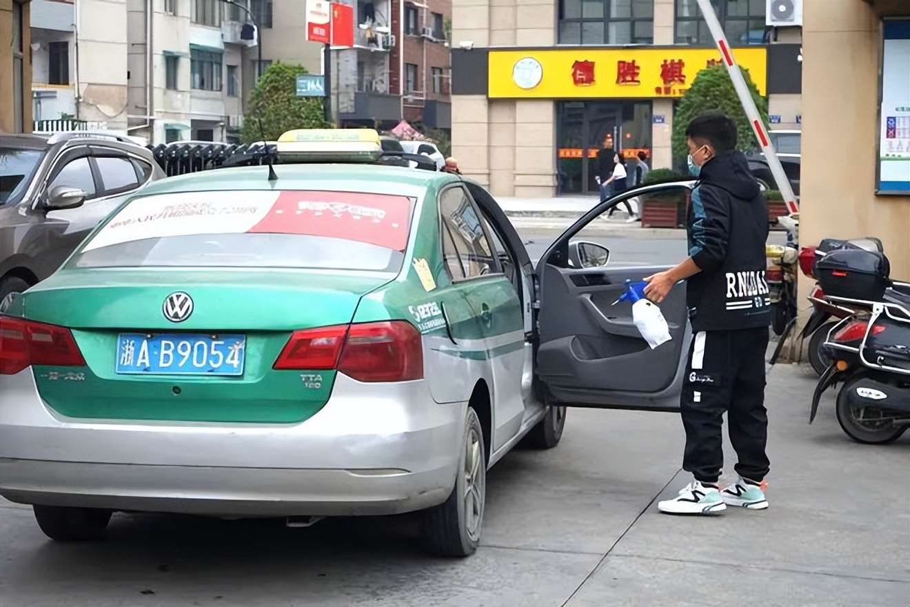 同一线路网约车与出租车价格对比,网约车和出租车哪个性价比更高