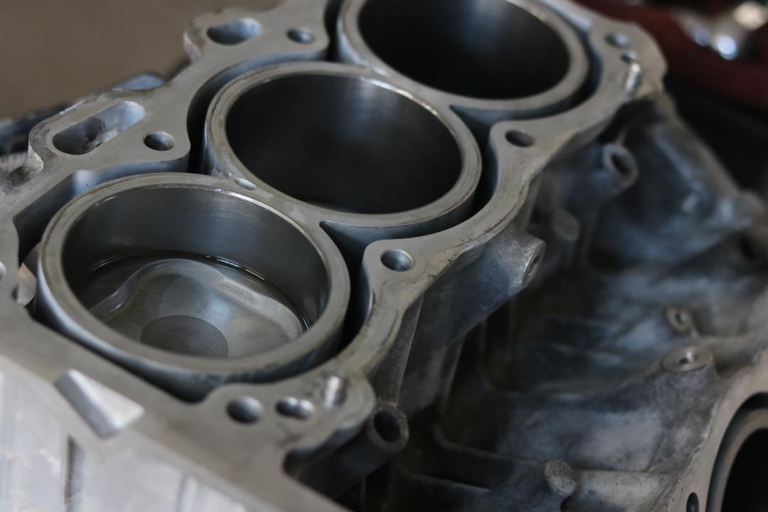 03年丰田霸道全车翻新多少钱,2004款丰田霸道拆车视频