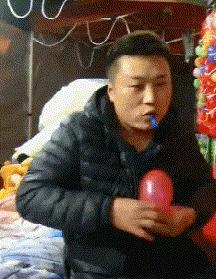 神回复：老鼠贴粘到的，吃了不会犯法吧？网友：自首，争取死缓