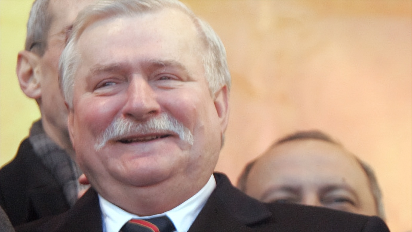 包庇丑闻亲信，为减碳让人别出门旅游，德国副总理哈贝克要凉？