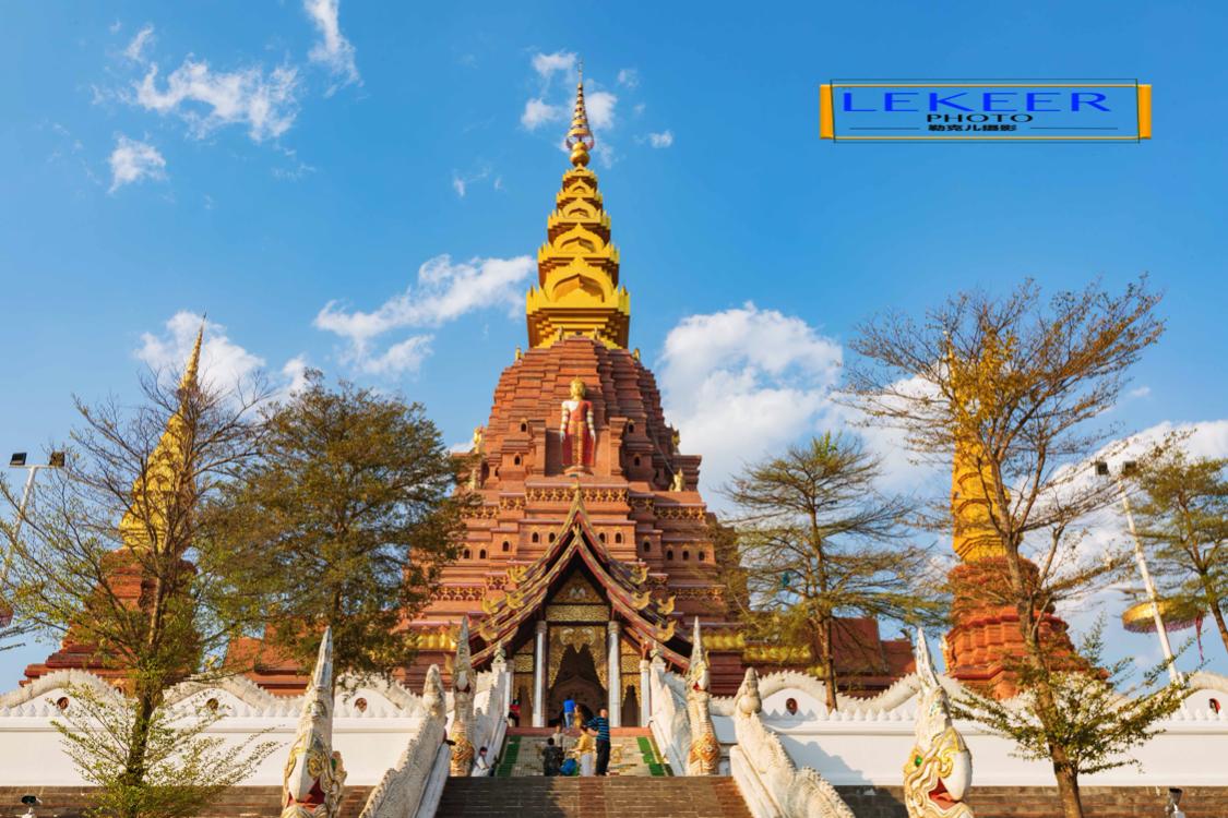 骂版纳是因为你没走出告庄玩版纳跟着小姐姐们走你才晓得味道