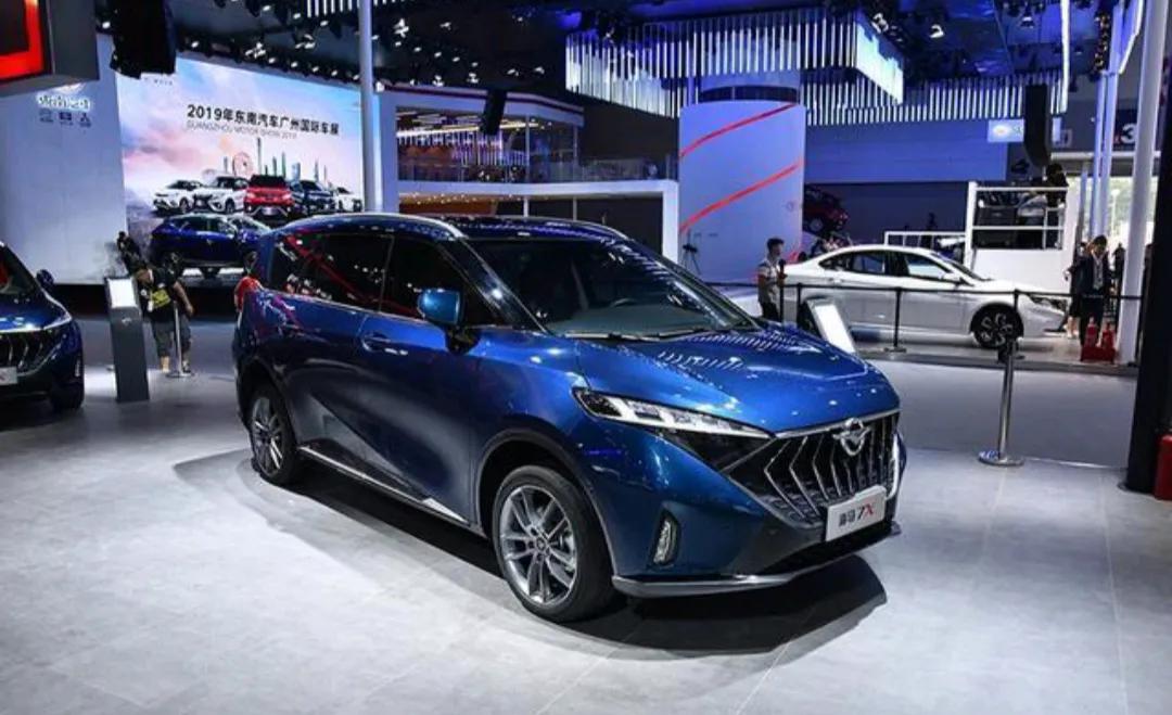 如果车友们喜欢MPV建议看看这款车省油还舒适海马7X