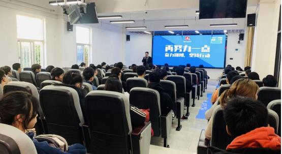 福州高考复读哪家靠谱,福州高三复读机构费用是多少