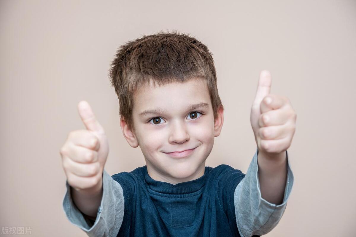 孩子胆小的原因及处理方法,孩子在学校胆小不敢说话怎么克服