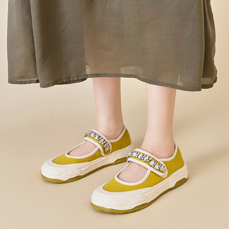 早秋想要穿出魅力和高颜值，水钻魔术贴玛丽珍一招拿下