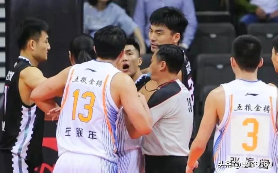 主场哨和黑哨,主场哨