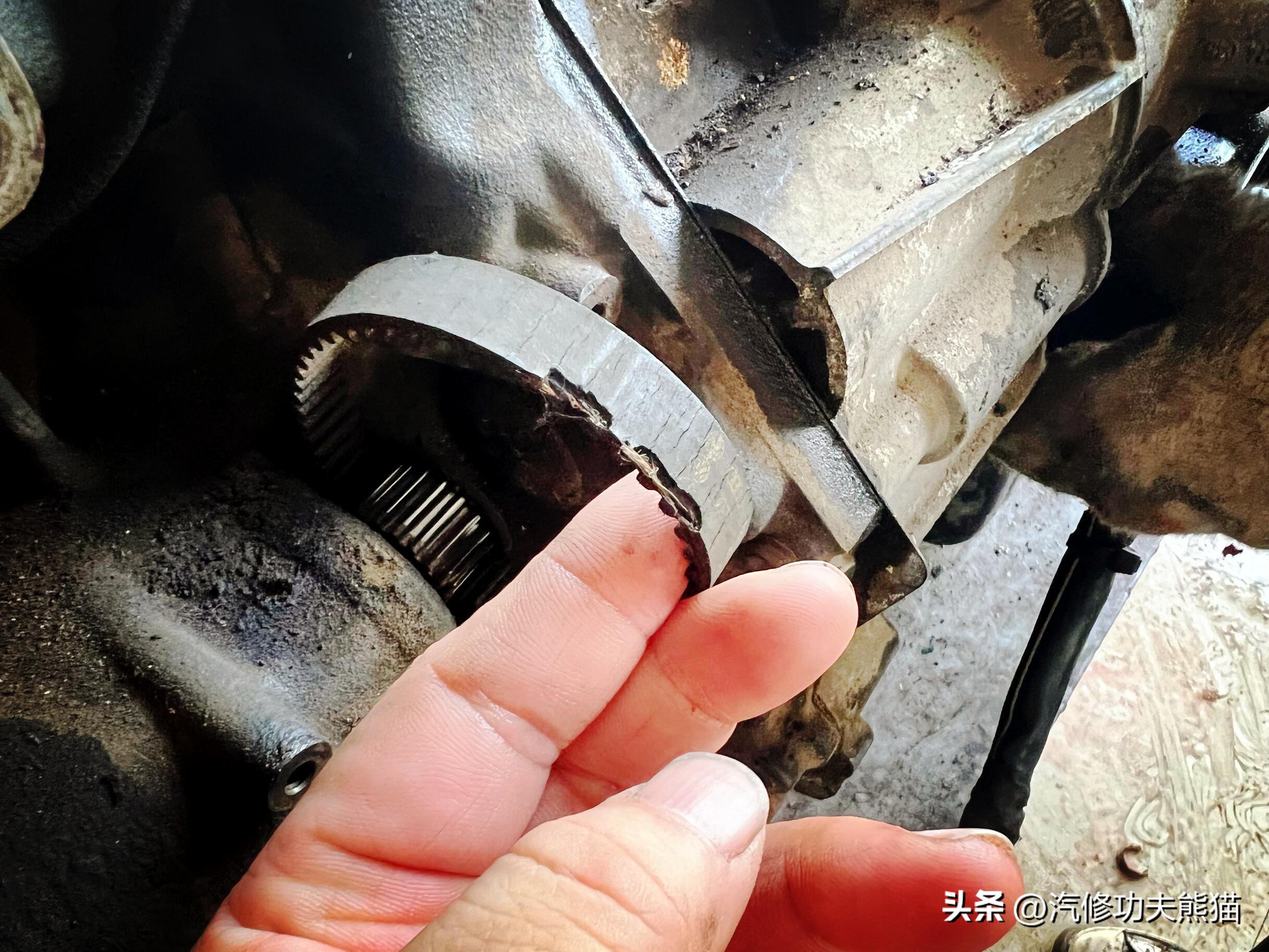 父亲老车翻新修复,父亲去世留下了的车去翻新