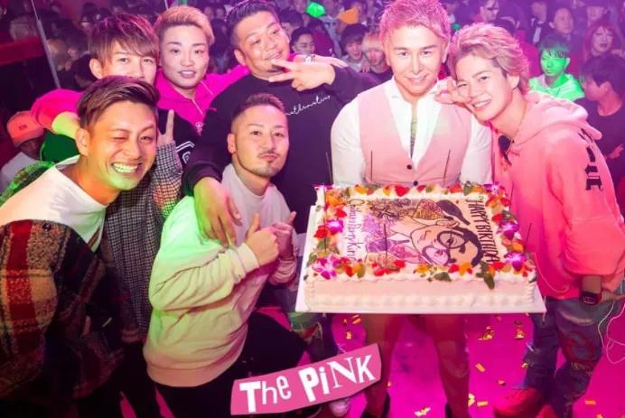 日本大学生暴富案例,日本穷小子成亿万富翁