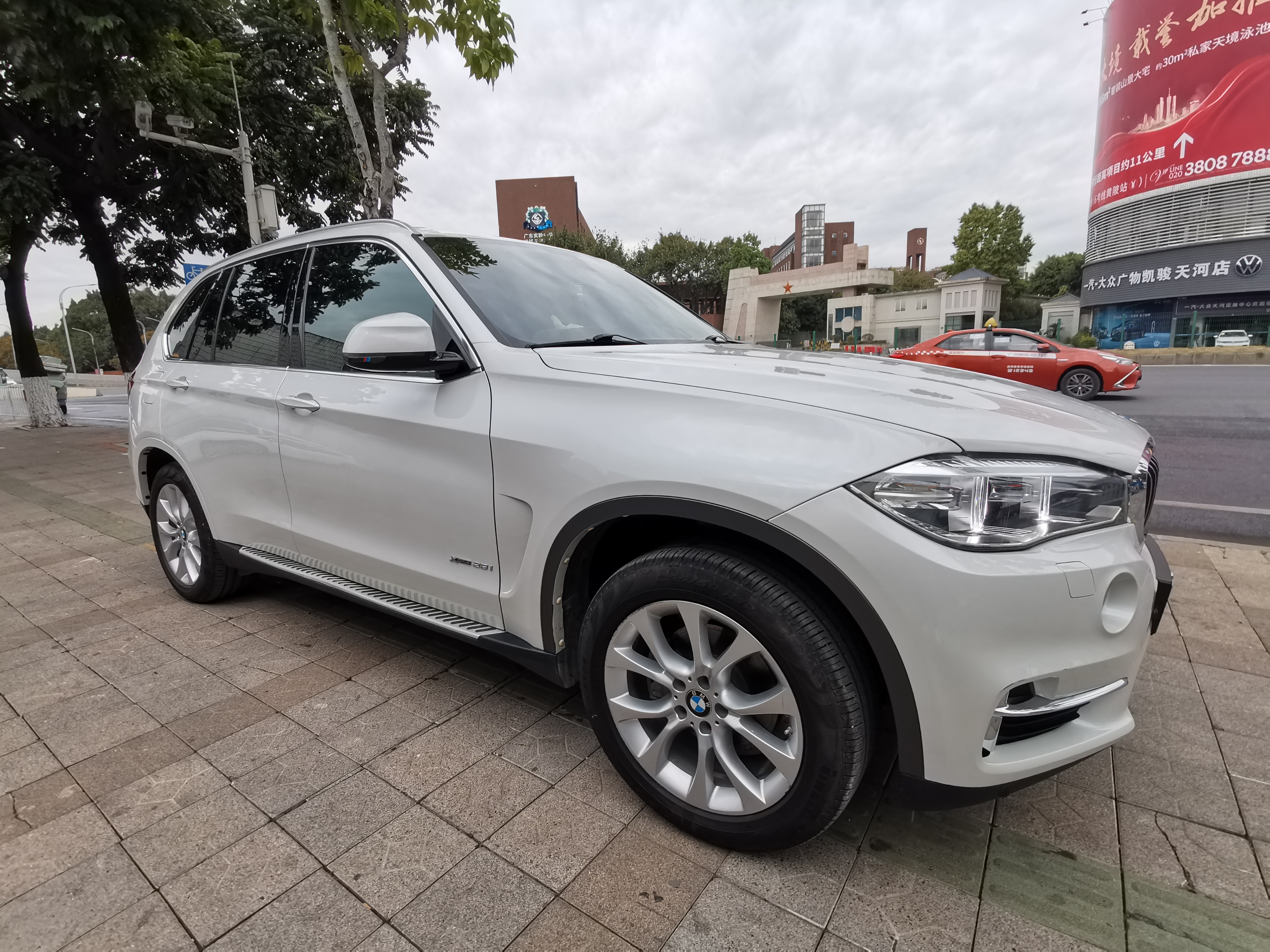 新车上牌前能贴膜和装脚踏板吗,新车上牌前可以贴改色膜吗