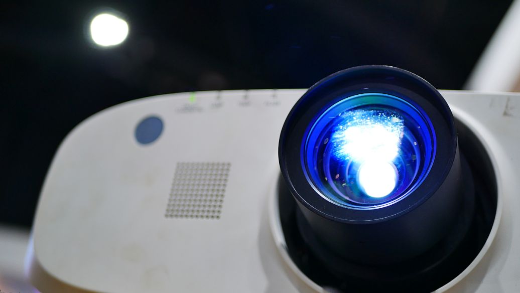 投影仪要怎么看清晰度比较高,投影仪怎么选购看哪些参数