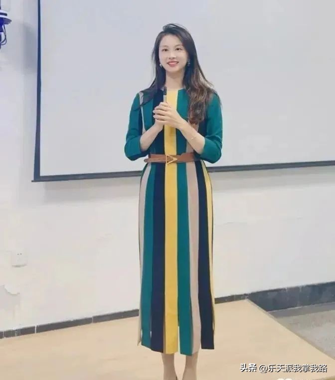 中小学教师穿着：穿搭百变图鉴，结合身材长相，协调色调，加分多