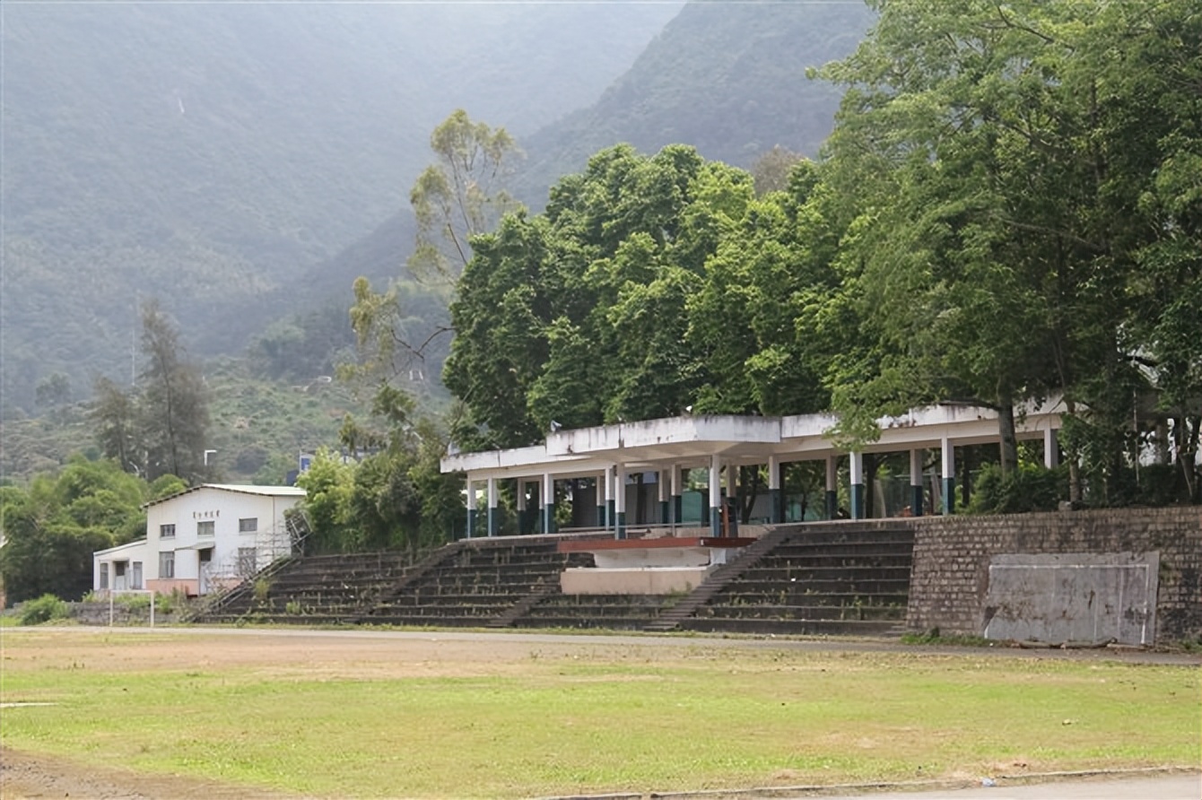 重返高中母校,宁德师范学院东侨校区新生报到
