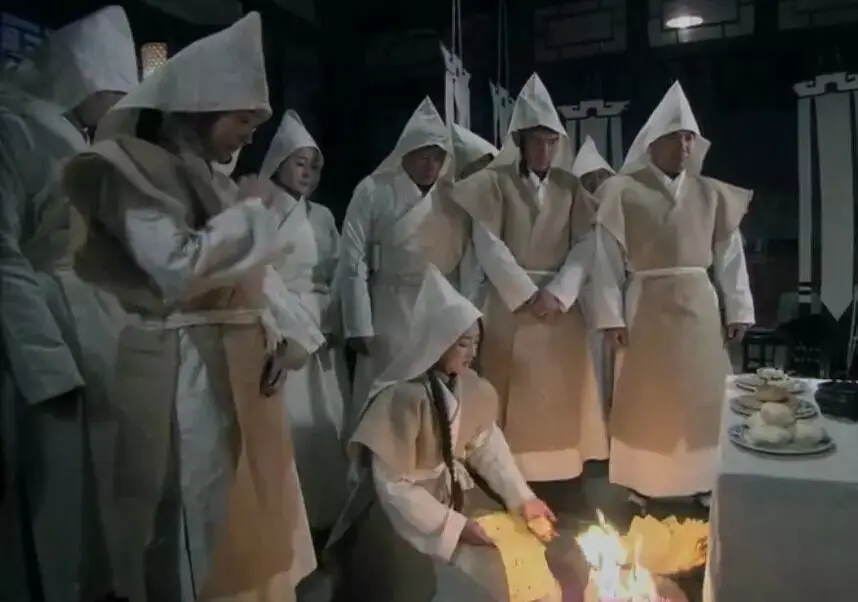 披麻戴孝是指重孝还是一般孝,披麻戴孝是在左还是右