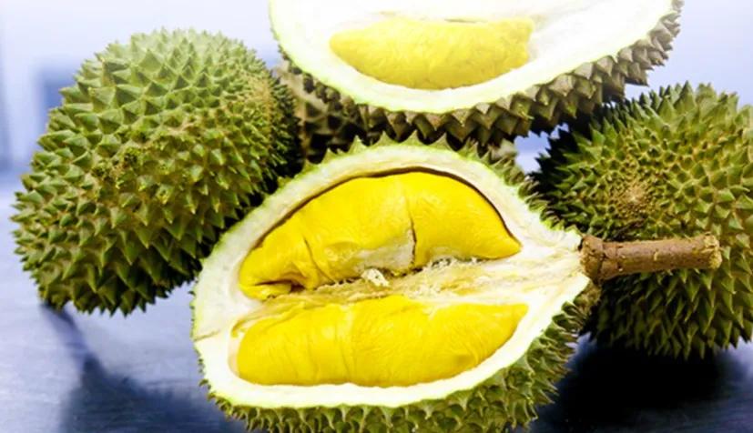 浙江杭州女子吃榴莲被丈夫指责,一女子买榴莲被丈夫指责