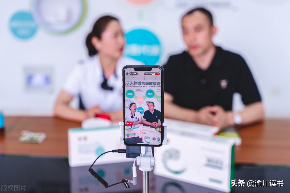 3700万人不识字，扫盲的希望竟然是快手和抖音的直播间？