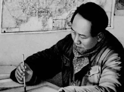 1944年张思德意外去世后，古远兴建议就地掩埋，毛*东泽**大怒：你敢