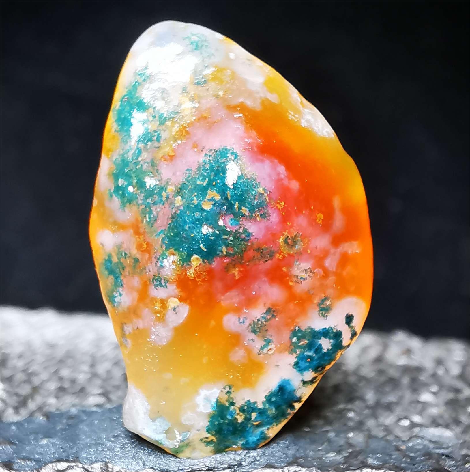 不一样的多彩世界，戈壁奇石玛瑙