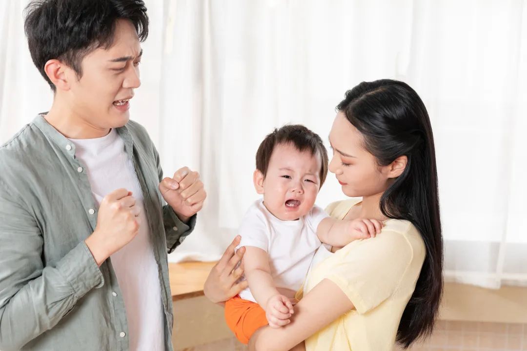 小孩天天11点睡觉影响发育吗,娃晚上还不睡觉