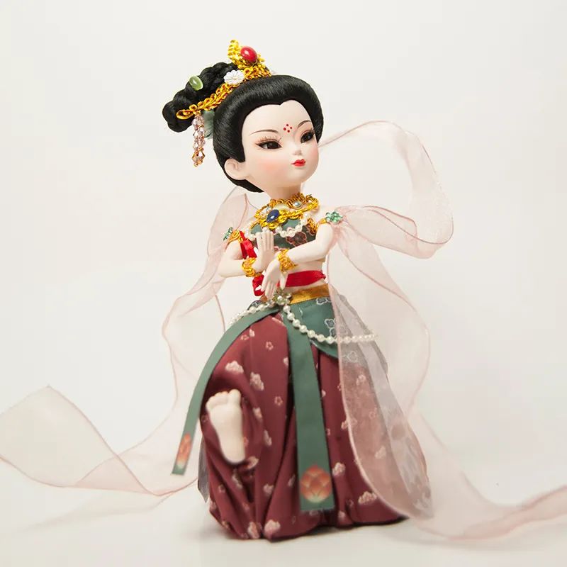 中国的芭比娃娃是谁,被人们称为真人芭比娃娃