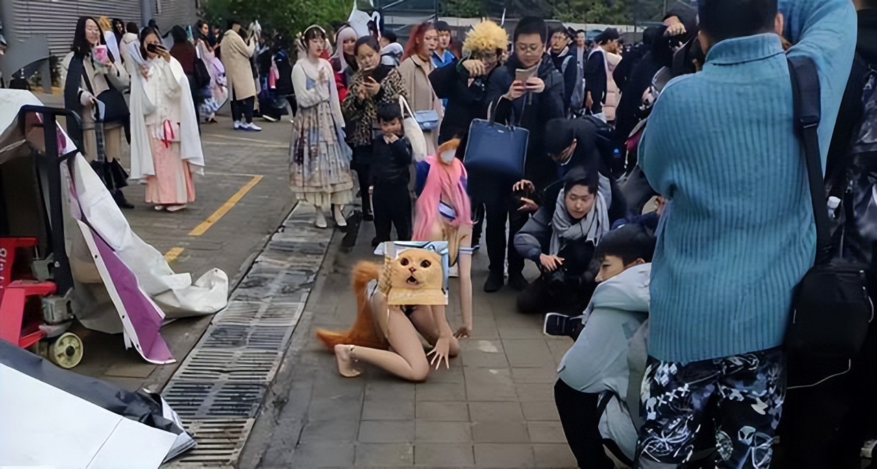 漫展女生被网络暴力,漫展上的女生有多可怕