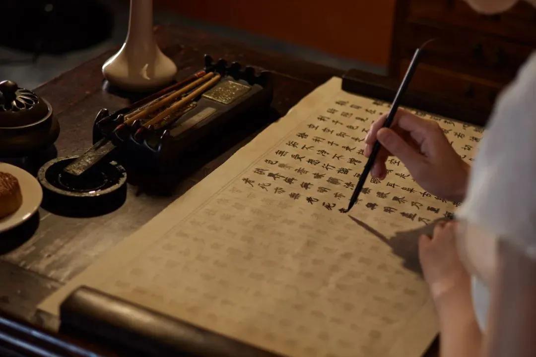 有哪些看一眼就想抄下来的诗,有哪些书是你看到人就想推荐的