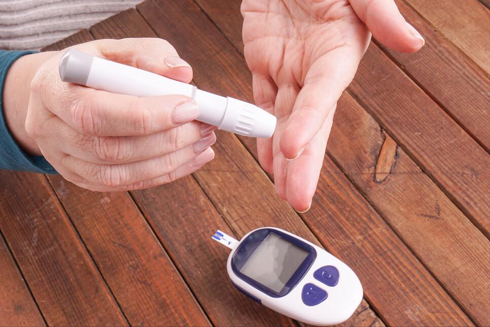 为什么吃了降糖药，血糖反而升高了？医生：你可能忽略了这4点