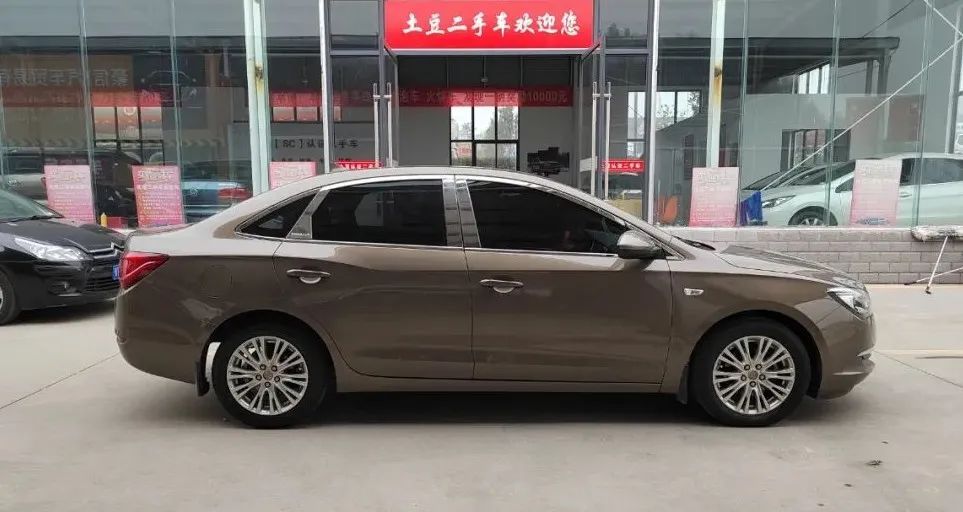 十堰龙信汽车城二手车市场,十堰龙信二手车市场雅阁