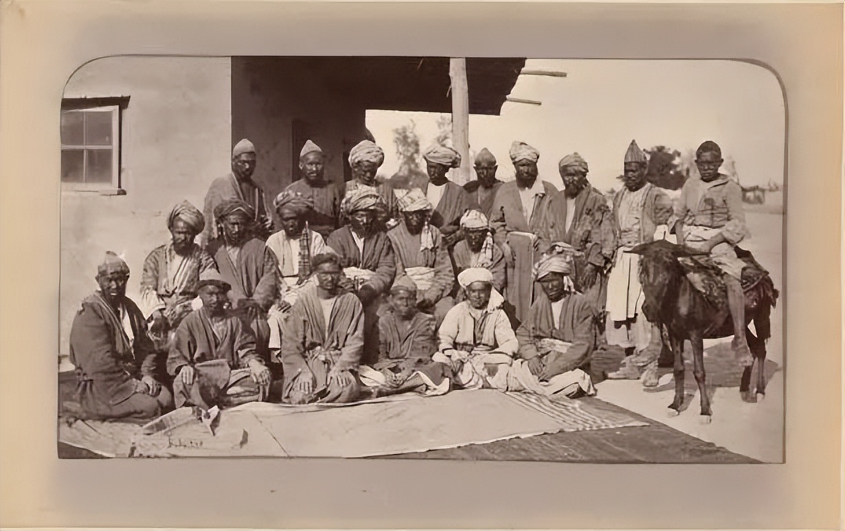 闃垮瘜姹椾汉涓轰粈涔堥兘鏄粦澶村彂,涓栫晫涓婇粍鐨偆榛戝ご鍙戠殑鍥藉