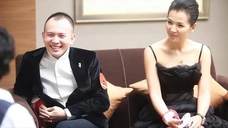 天涯八卦张默房祖名,房祖名张默能完全戒毒吗