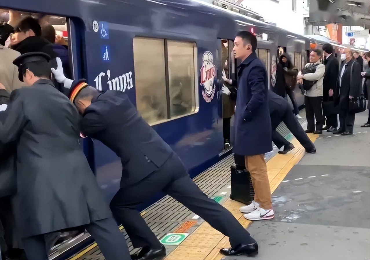 日本的“奇葩”职业!臀部清洁师,猫狗粮试吃员,还有下跪道歉师