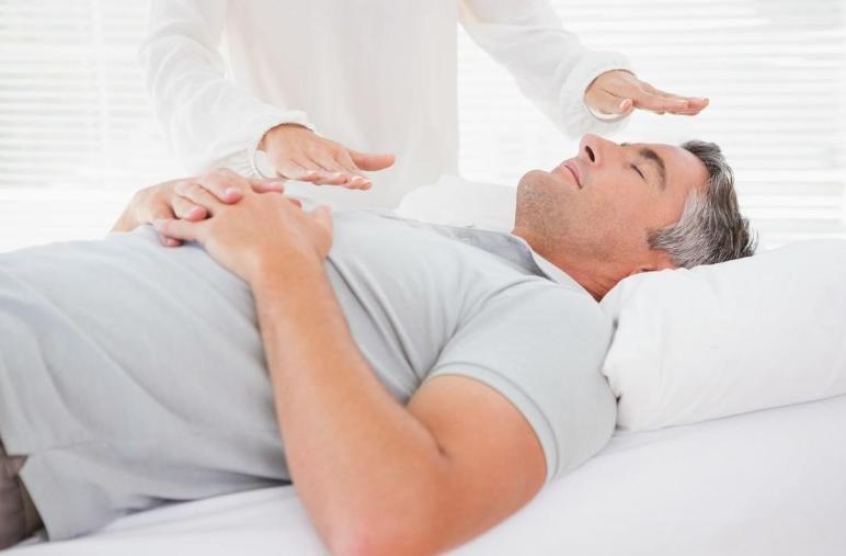 睡眠好不好枕头很重要,睡眠质量差枕头放什么