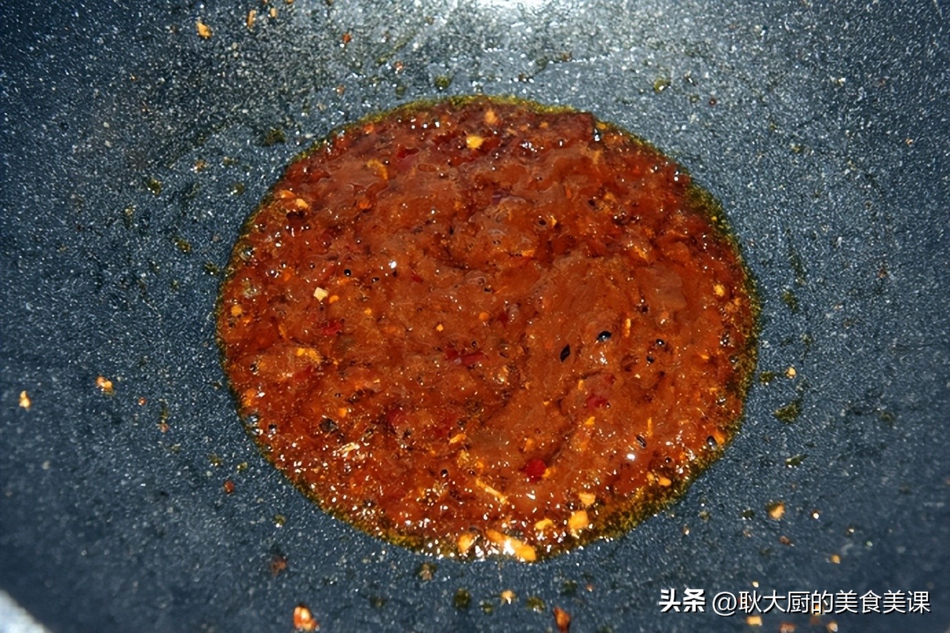红烧小银鲳家常做法,大锅菜红烧银鲳鱼