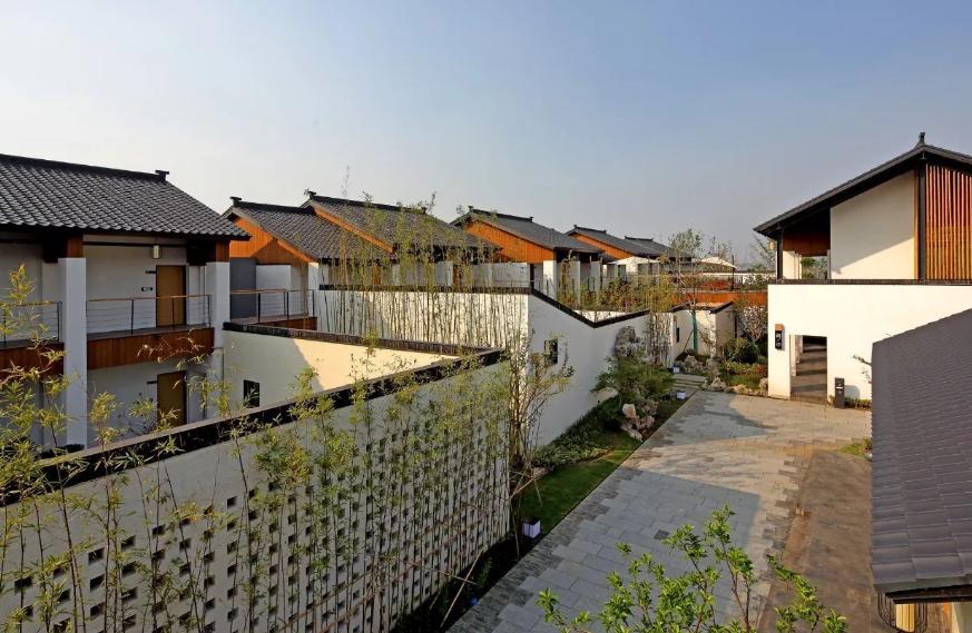 住宿是选择酒店还是民宿,民宿酒店和民宿旅店有什么区别