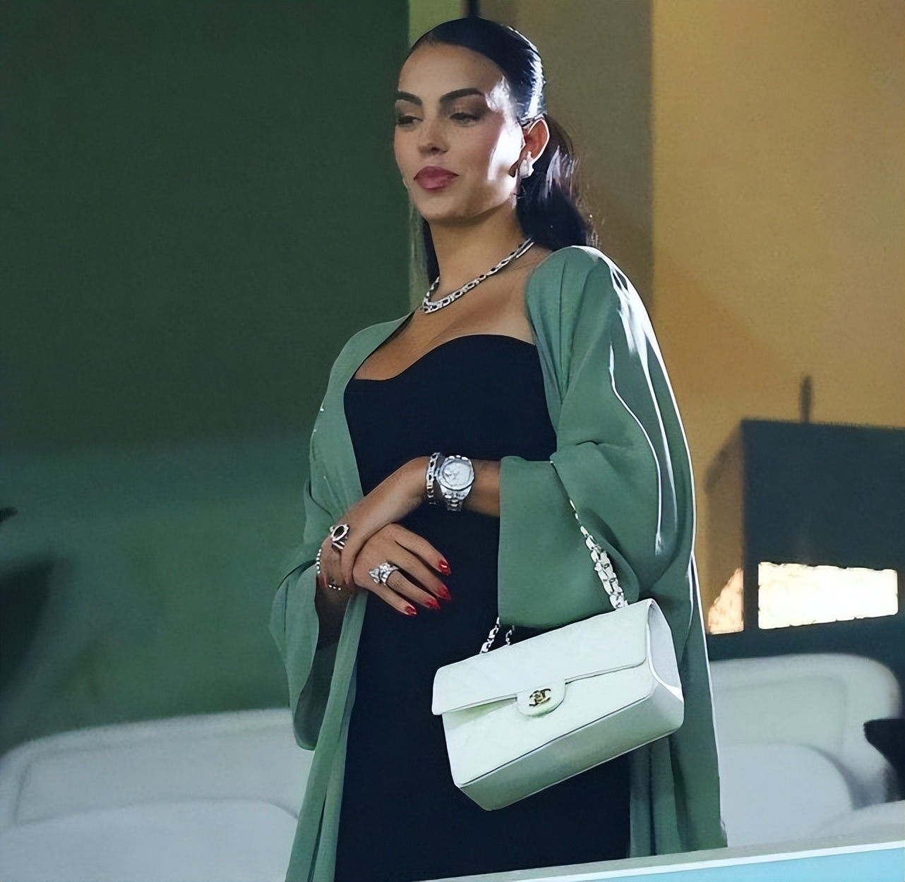 c罗和卡戴珊姐妹,c罗女友生了几个孩子