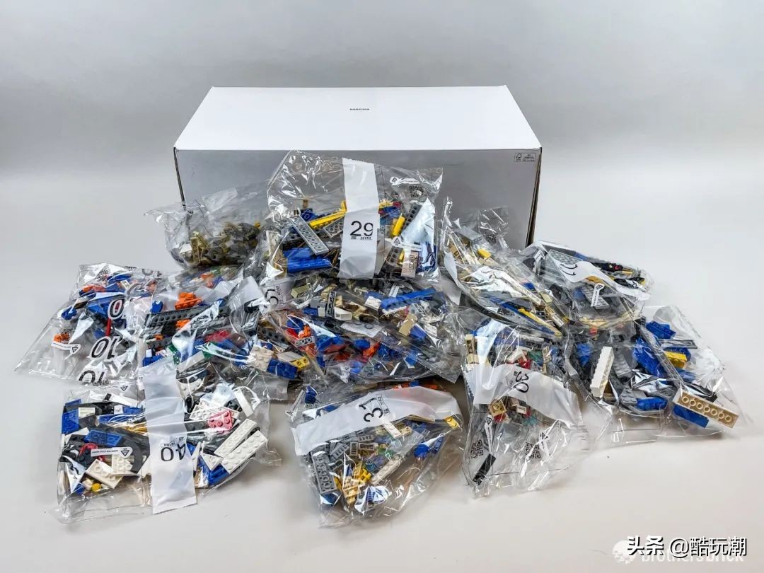 乐高10284诺坎普球场开箱,乐高皇家马德里球场