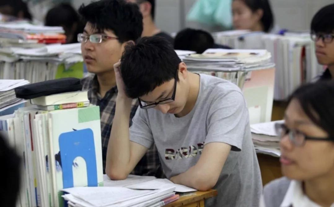 高考成绩出来了三次完败,高考出成绩的现状