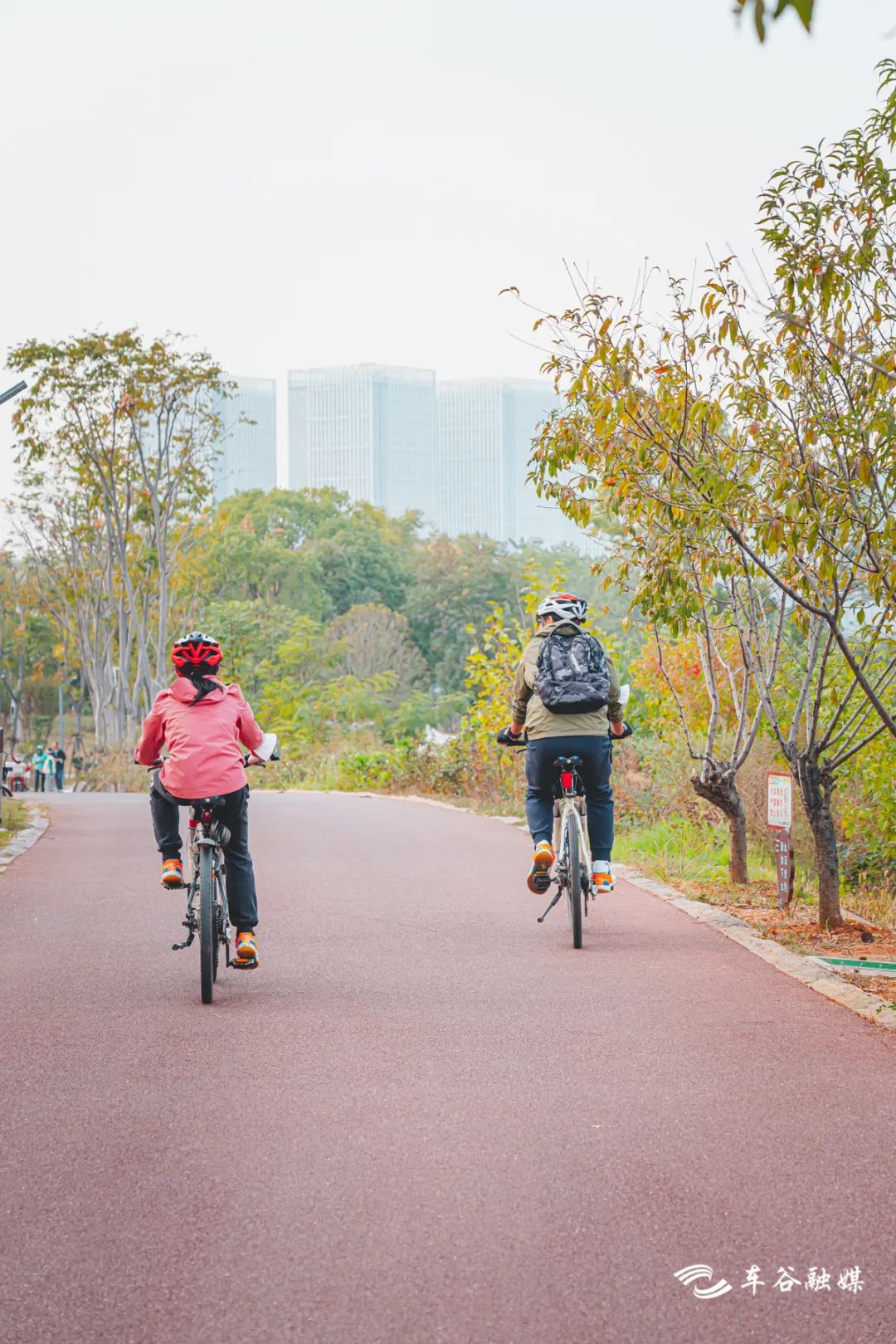淘金山骑行绿道和东湖骑行绿道,周末绿道骑行一路都是美景