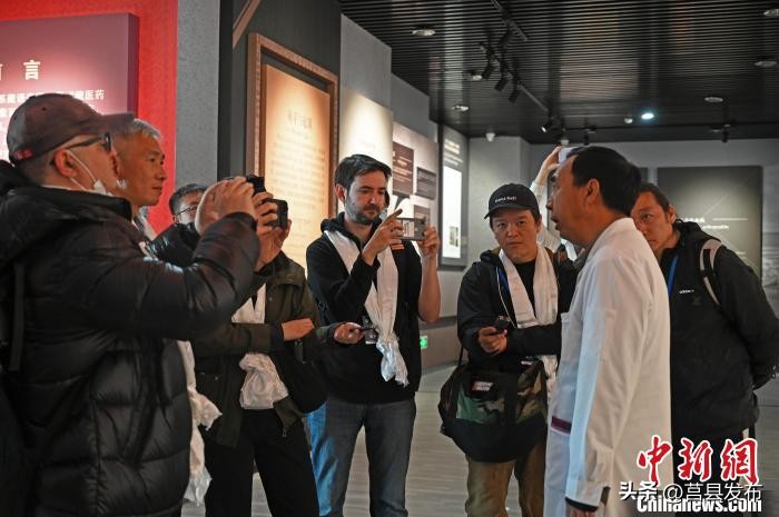 感受高原新发展——中外媒体*藏西**行采访综述