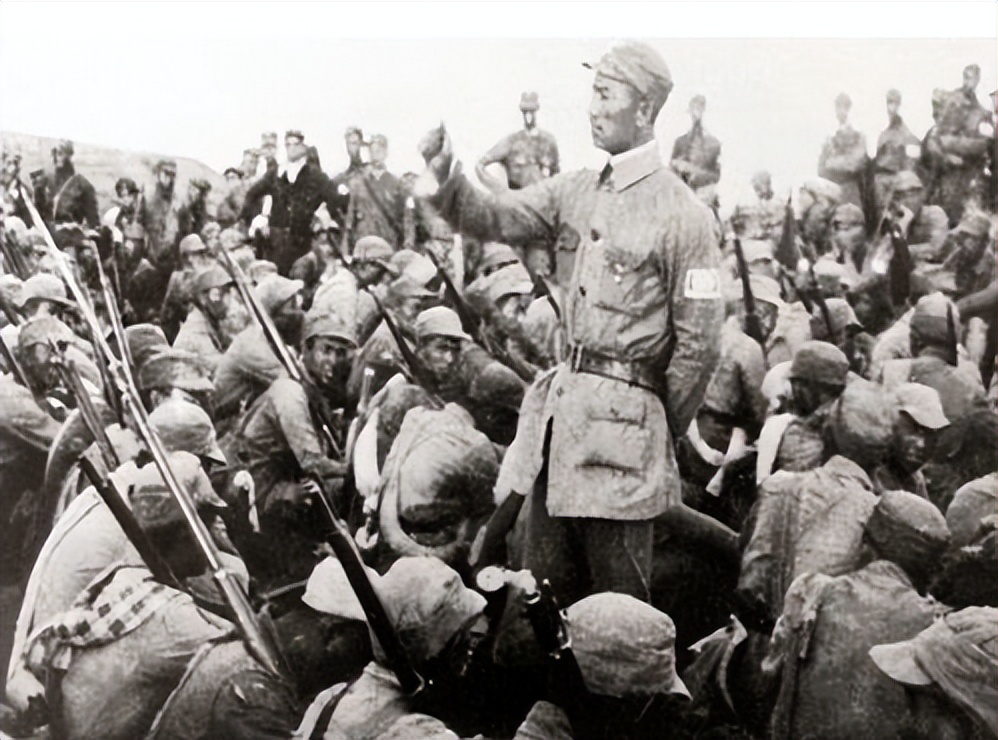 八路军科长被俘，假意娶汉奸之女，晚上试探出了姑娘的隐情