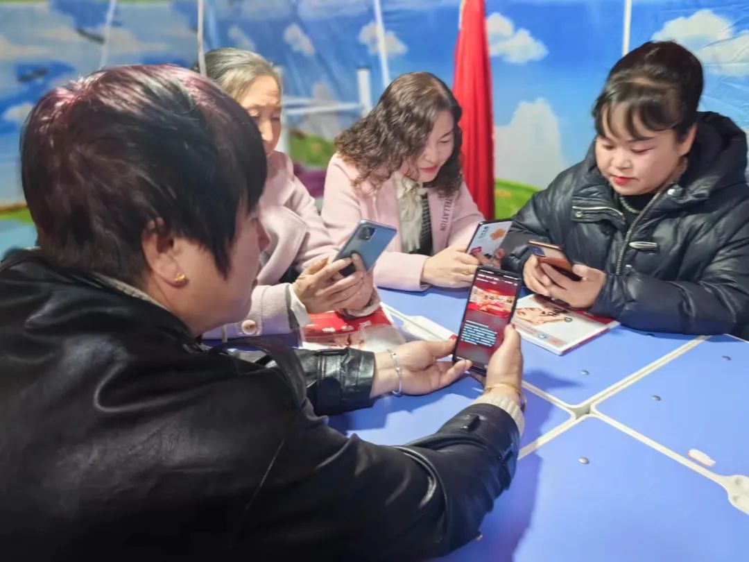 实施巾帼就业创业,就业创业促进行动