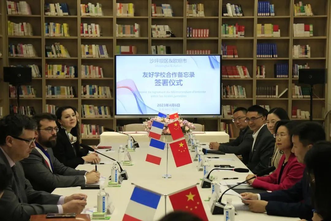 法国欧坦市市长一行来渝交流考察,法国欧坦市市长访问学校