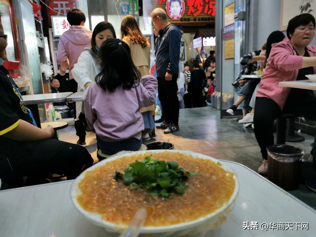 摆摊卖小吃真实月收入情况,新手摆摊卖小吃一个月真实收入