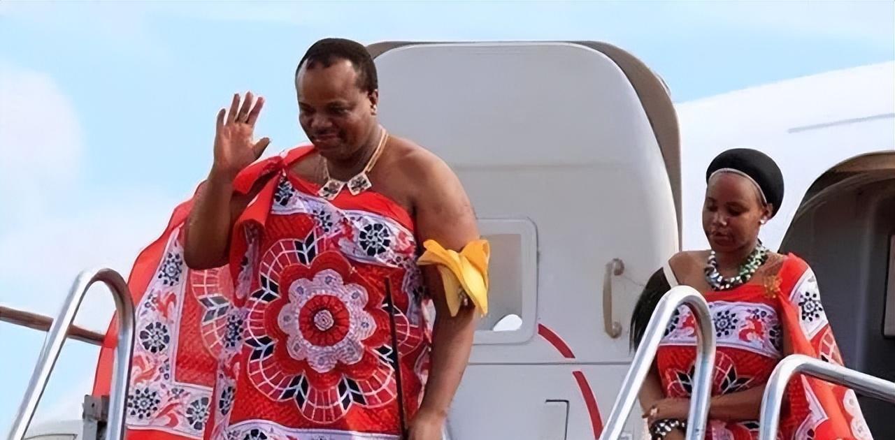 艾滋病在非洲小国肆虐，为了预防疾病，国王：女性全国不得穿裤子