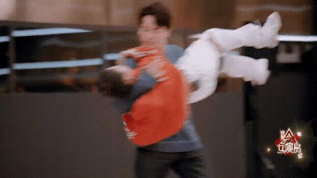 假戏真做，娱乐圈的“灯下黑”，让多少女演员有苦难言？